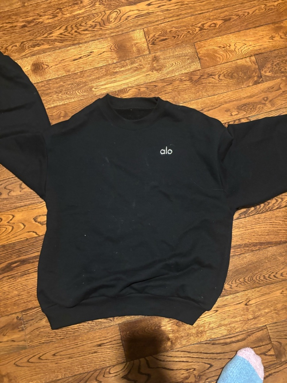 ALO Yoga Men’s Black Crewneck Sweatshirt with Subtle Logo